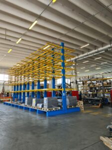 CANTILEVER CON GRIGLIATO E ROMPITRATTA