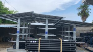 Cantilever con copertura multi falda